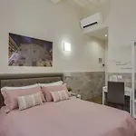 Navona Charme 게스트하우스 4*